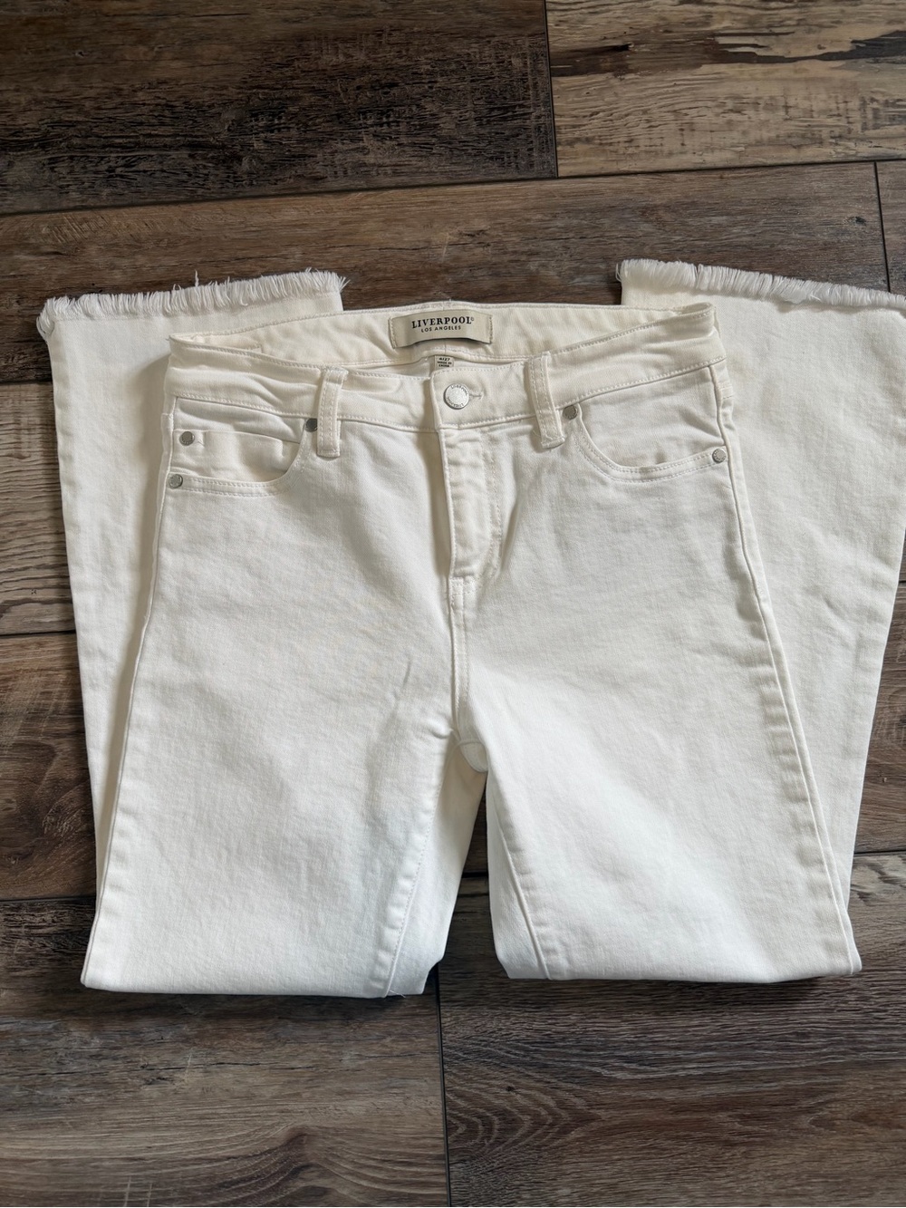 Women’s Liverpool Cropped Flare Jeans in White Size 4/27